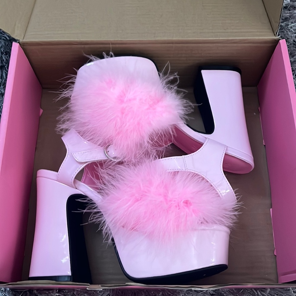 Blushin N Crushin Sugar Thrillz Heels Size 8